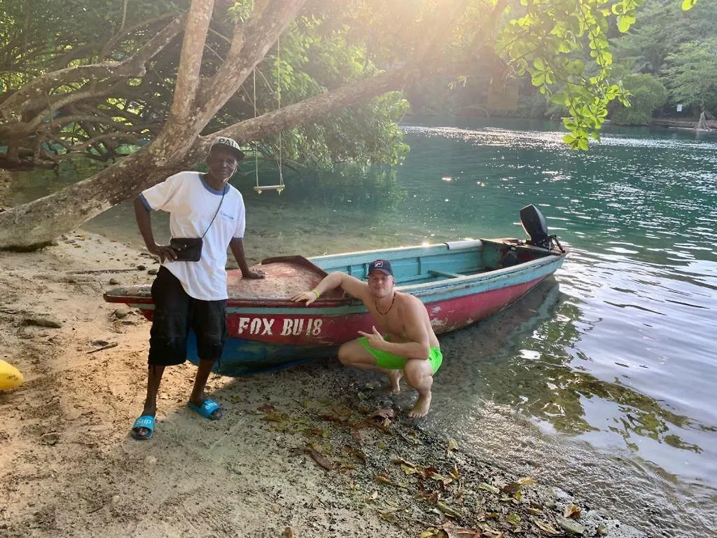 Tha Lagoon Spot Caribbean Breeze Port Antonio Jamajka